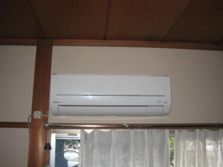 サンエキさんで始めた家電フェアーでエアコンが当たり、エアコンを付ける前に折角なのでキレイな内装に張替えることにしました。