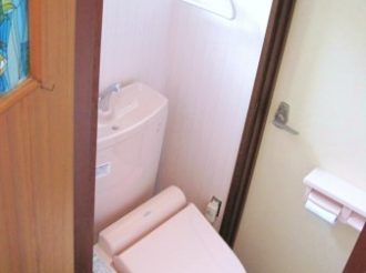 浴室の改修と同時にトイレも交換する事にしました。