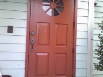 家の顔のような玄関ドアが古びてきてしまったのでお世話になっているサンエキさんに相談しました。