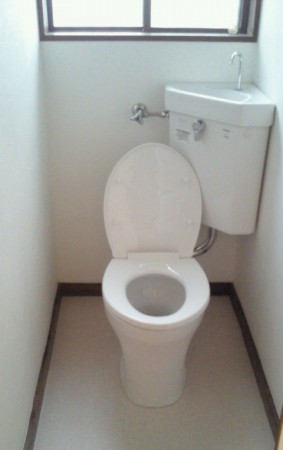 ３０年使っていたトイレがだいぶ調子が悪くなってしまいました。
