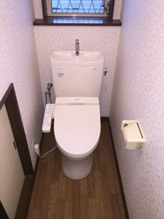 特に壊れているわけではなかったけどこれからのことを考えて、エコだし今回トイレのリフォームをしました。