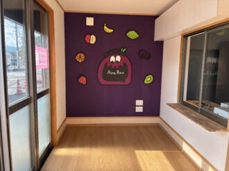 店舗フロアタイル貼り工事